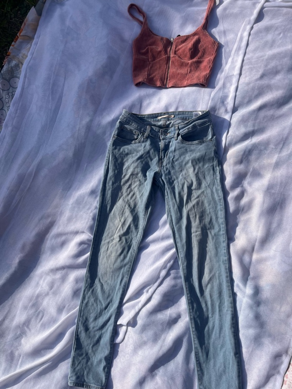 Light Wash Levi’s Skinny Jeans